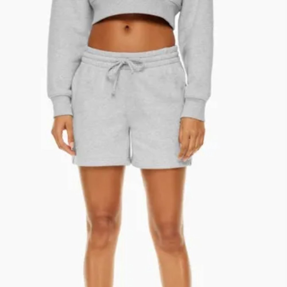 TNA Cozy Fleece Boyfriend 5" Sweatshort